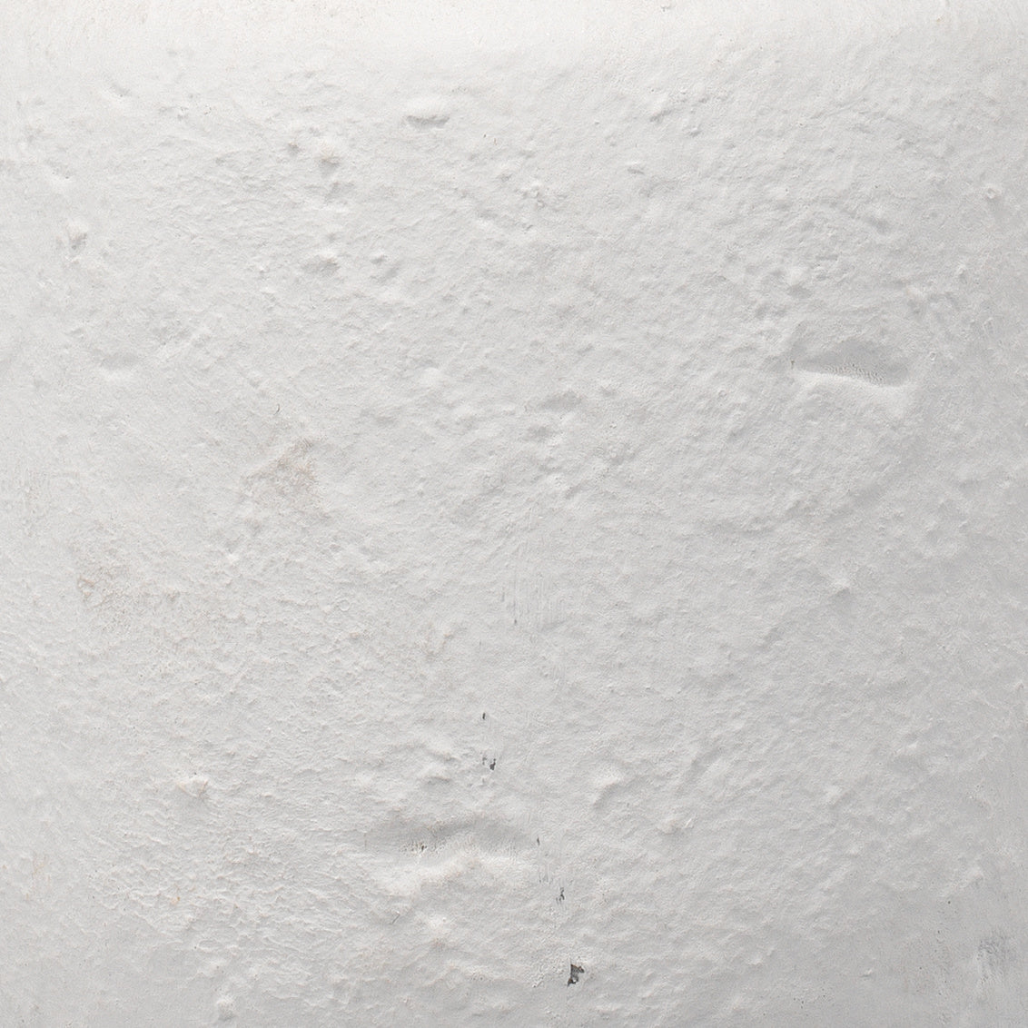 White cement zoomed in.